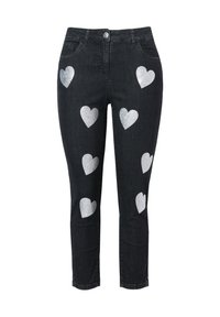 Jeans de mezclilla negra con formas de corazones plateados brillantes esparcidas por toda la tela. Cintura media, corte ajustado con un cierre estándar de botón y cremallera.