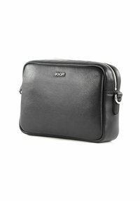 Borsa rettangolare nera in pelle con superficie texturizzata, hardware in argento e logo sul fronte, dotata di chiusura con zip e manico laterale.