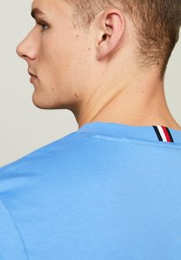 Tommy Hilfiger MONOGRAM IMD - T-shirt basic - blue spell