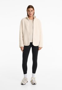 OYSHO Fleecejas - beige