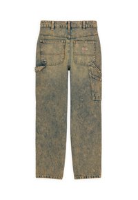 Pantaloni cargo in denim di un blu chiaro sbiadito, con due tasche posteriori, una tasca laterale e un design a gamba dritta con dettagli cuciti.