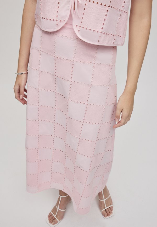 SAMANTHA - Maxirock - erdbeer creme