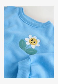 Neselectat, blue flower