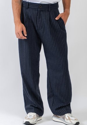 Kaotiko, BELLE EPOQUE STRIPED PANTS - Панталони - white/navy