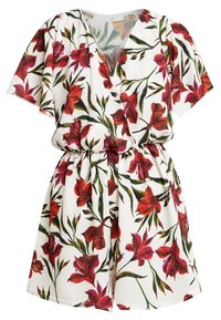 Jumpsuit floral con fondo blanco, patrones de flores rojas y rosas, mangas cortas, escote en V y cinturilla elástica.