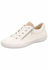 Białe skórzane sneakersy o gładkiej fakturze, zaokrąglonym nosku i kontrastowych beżowych akcentach. Posiadają białe sznurówki i zamek boczny dla łatwego zakładania.