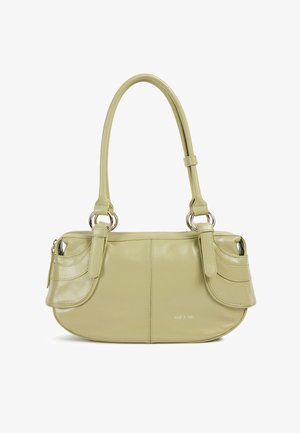 Sac à main en cuir vert clair avec une forme arrondie, des double sangles, des poches latérales et une quincaillerie argentée. Présente des accents cousus et une fermeture éclair.