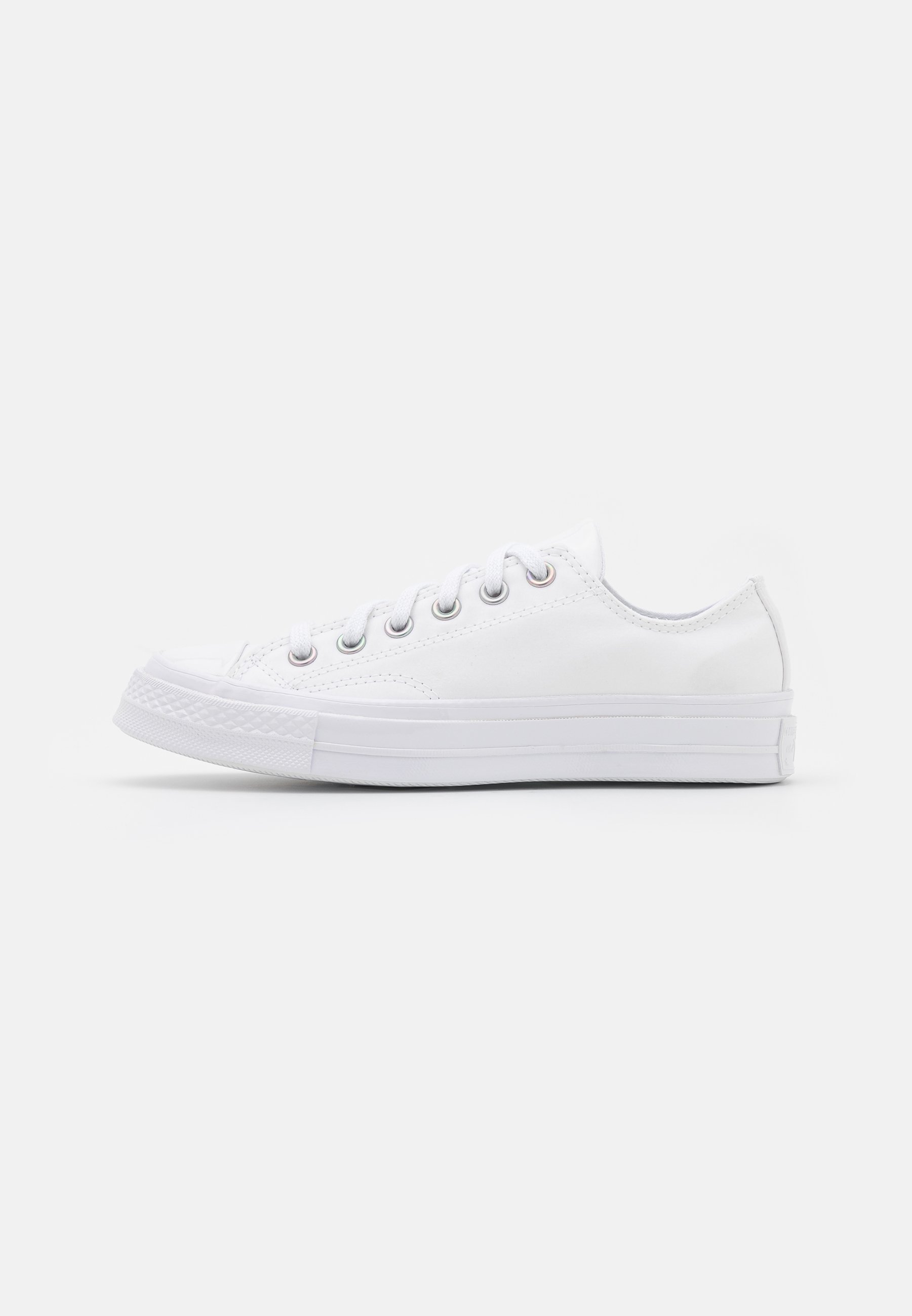 converse dance white