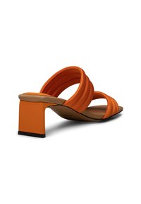 Shoe The Bear STB-SYLVI PADDED STRAP - Natikače na petu - orange satin