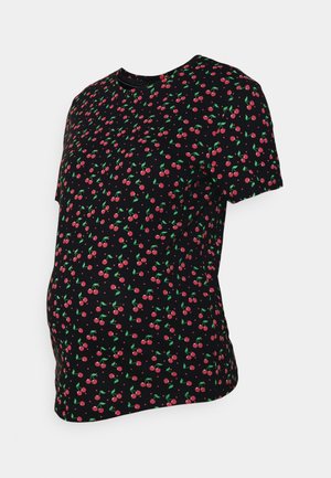 Chemise de maternité noire à manches courtes avec imprimé cerises rouges et feuilles vertes sur toute la surface.
