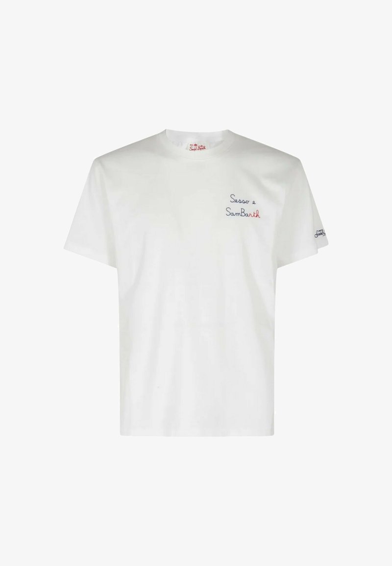 T-shirt bianco in cotone a maniche corte e scollo rotondo. Presenta testo ricamato in rosso e blu sul davanti e sulla manica.