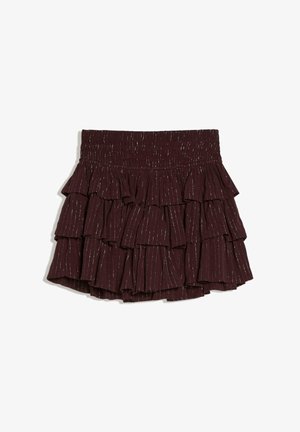 Mini-jupe à volants en bordeaux foncé à étages avec des rayures métalliques verticales et des couches à volants, dotée d'une large ceinture froncée.