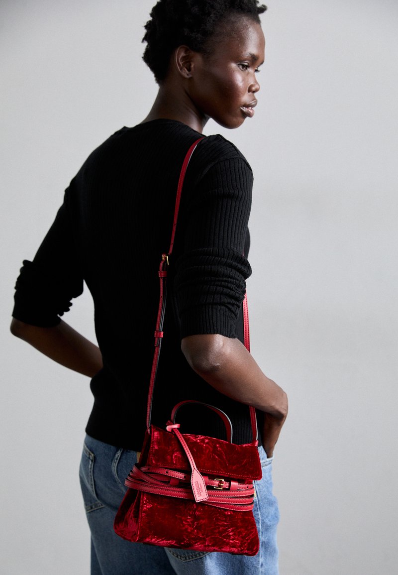 MOSCHINO - BORSA - Borsa a mano - rosso, Ingrandire