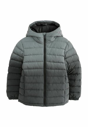 Doudoune grise à capuche avec texture matelassée, fermeture éclair à l'avant et poignets côtelés. Le tissu présente un dégradé allant du gris clair au gris foncé.