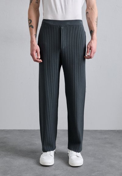 Emporio Armani TROUSER - Nadrágok - woodland gray