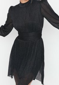 Trendyol Cocktailklänning - dark blue