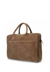 Borsa per laptop in suede marrone con doppi manici superiori, chiusura con zip e tasca frontale piatta. Texture liscia e forma rettangolare.