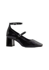Scarpe con tacco in pelle verniciata nera, con punta quadrata, cinturino alla caviglia e tacco a blocco spesso. Texture liscia con dettaglio della fibbia regolabile.