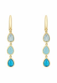 Pendientes colgantes en tono dorado que presentan tres piedras en forma de lágrima en azul claro, aqua y azul profundo. Textura suave con acabado pulido.