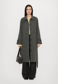 CLOSED BELTED COAT - Palton clasic - grey heather melange
