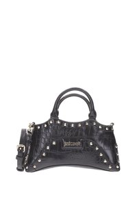 Borsa nera in pelle con texture a coccodrillo, dotata di doppio manico, borchie argentate lungo i bordi, tracolla rimovibile e placca con logo "Just Cavalli" al centro davanti.