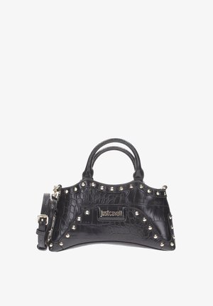 Bolso de mano negro con textura de cocodrilo, con dos asas, tachuelas plateadas a lo largo de los bordes, correa de hombro desmontable y placa con el logo "Just Cavalli" en el centro frontal.