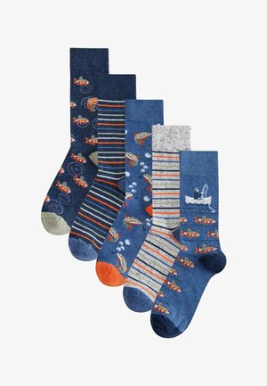 Set de cinci șosete în nuanțe variate de albastru. Prezintă modele cu pești, dungi și bule. Fabricate din material tricotat, cu vârfuri întărite.