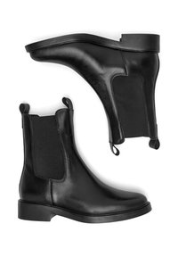 Musta pahkluu saapad, mis on valmistatud sileda nahaga, elastsete külgpaneelidega, tõmblukkudega ja madala plokkninaga. Puusa ümber on detailne õmblus.