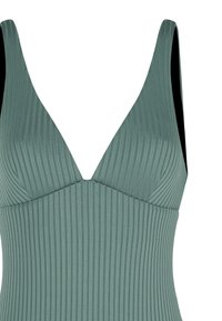 Costume da bagno a riva profonda in verde tenue, con spalline larghe e un corpetto aderente. Texture liscia con motivi verticali in tutto il tessuto.