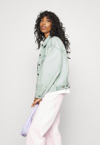 Levi's® 90S TRUCKER - Casaco de ganga - get the picture