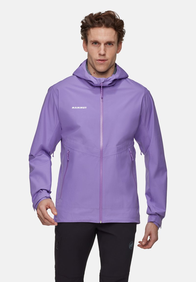 Herrlavendelfärgad vattentät jacka med dragkedja fram, justerbar huva och sidofickor. Har en slät textur och lätt design.