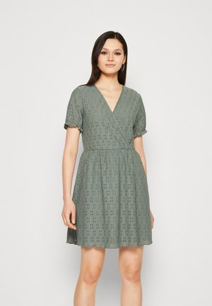 Vero Moda VMULRIKKE DRESS - Φόρεμα ημέρας - laurel wreath
