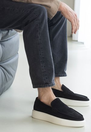 Manfield, Chaussons - schwarz