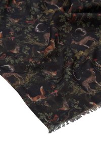 Zwarte stoffen sjaal met dieren- en plantenpatronen, met vossen, herten en vogels, met een zachte textuur en franjes aan de randen.