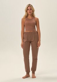 ESOTIQ BLOOVII JAMILE tan