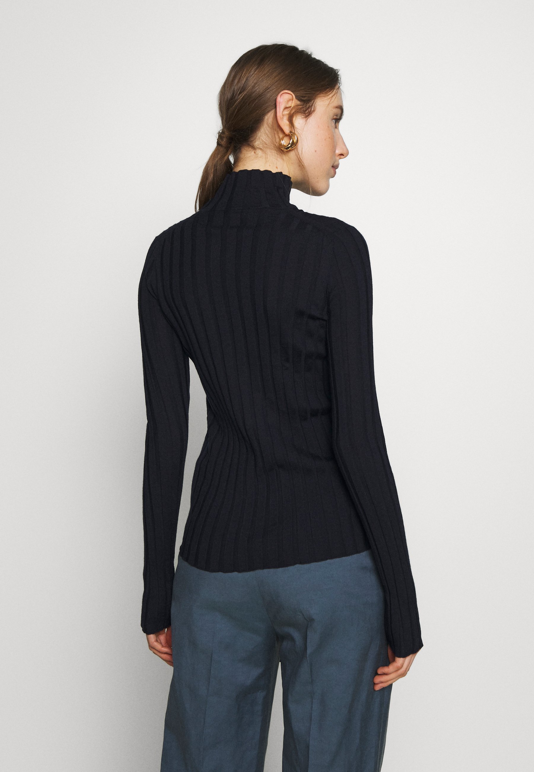 Filippa K WENDY TURTLENECK Strikkegenser navy Zalando.no Filippa K WENDY TURTLENECK - Strikkegenser - navy