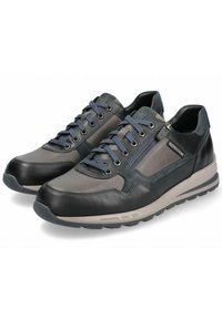 Baskets pour hommes avec un mélange de cuir gris foncé et de mesh respirant, dotées d'un col rembourré, de lacets bleus et d'un zip sur le côté. Semelle en caoutchouc.