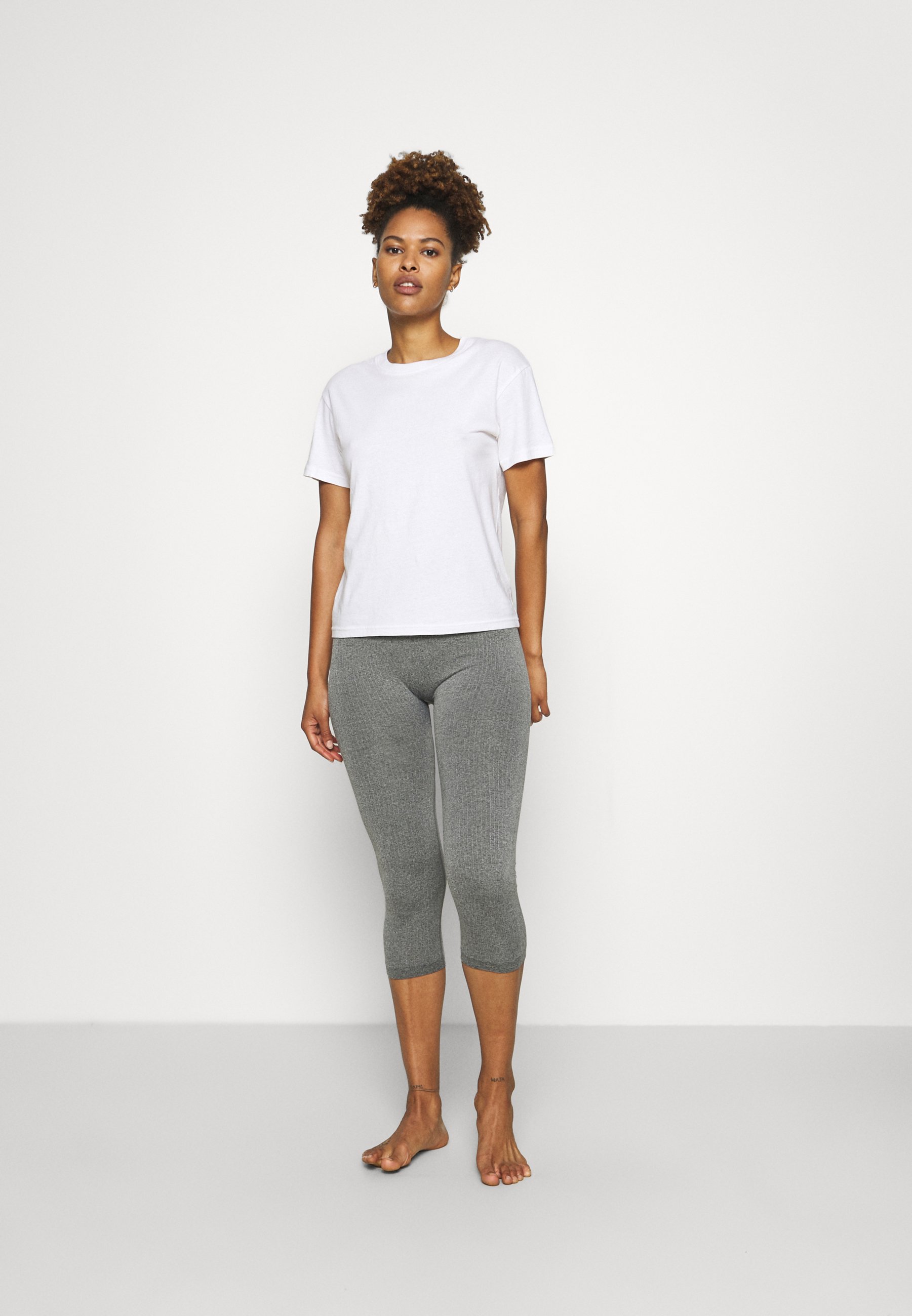 MAGIC Bodyfashion LOUNGE CROPPED PANTS - Pantaloni del pigiama - heather  grey/grigio - Zalando.it