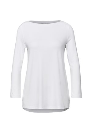 Biała koszulka z długim rękawem i dekoltem w łódkę, wykonana z gładkiej tkaniny, o luźnym kroju i zaokrąglonym dole. Bez widocznych wzorów ani akcentów.