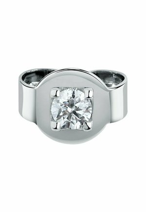 Silberring mit einem runden Band und einem quadratischen, vierknochigen klaren Diamanten in der Mitte, polierte Oberfläche, glatte Kanten.