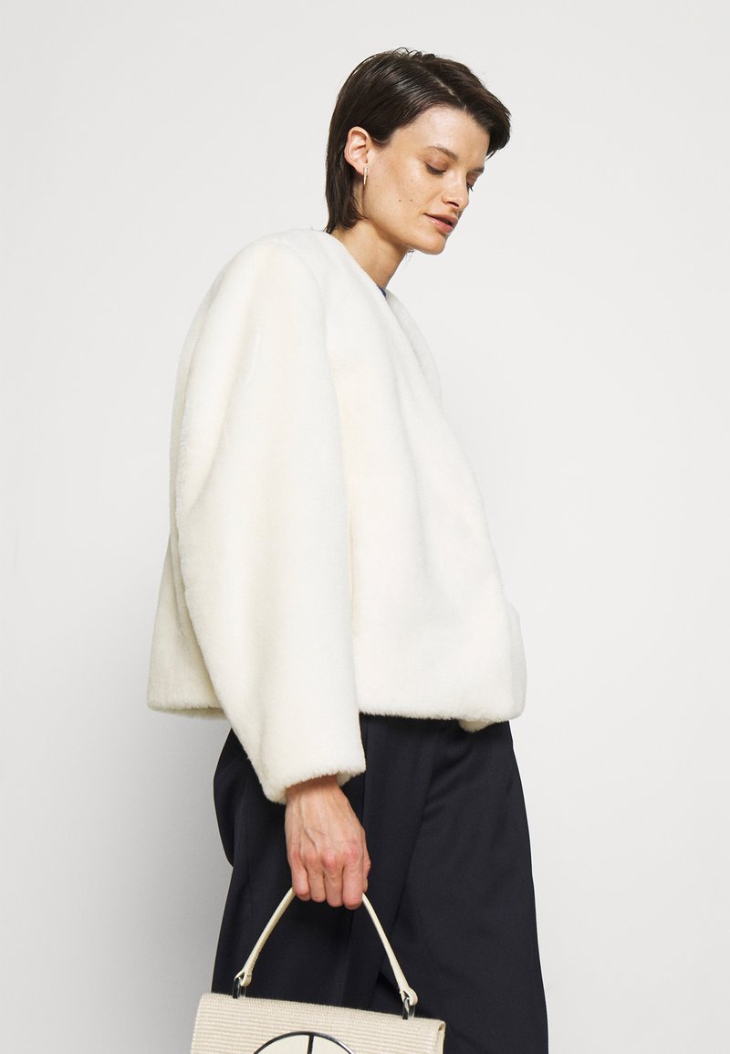 Damen Bekleidung | House of Dagmar MINA FRIENDLY Blazer ivory/offwhite - WG46859 Damen Bekleidung | House of Dagmar MINA FRIENDLY Blazer ivory/offwhite - WG46859