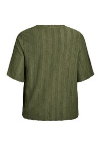 Zelená krátká halenka s texturovaným tkaným vzorem svislých linií a volným střihem. Zaoblený výstřih a volná silueta.