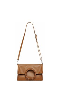 Braune Leder-Umhängetasche mit strukturierter Oberfläche, kreisförmigem Akzent auf der Vorderseite und einem verstellbaren Riemen für Vielseitigkeit.