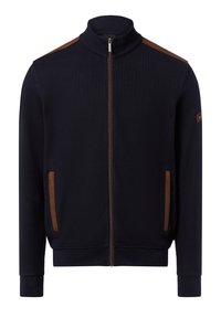 Felpa con zip di un blu navy scuro, colletto alto, dettagli in camoscio marrone a contrasto sulle spalle, tasche laterali e polsini e orlo a coste.