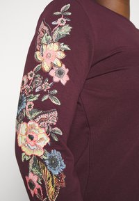 ONLY Carmakoma Sweatshirt - bordeaux