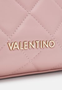 Valentino Bags OCARINA - Mazgāšanas maiss - cipria