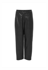 Zwarte leren broek met een gladde textuur, voorzien van een rechte snit, plooi aan de voorkant en zijzakken. Ontworpen voor een relaxte pasvorm.