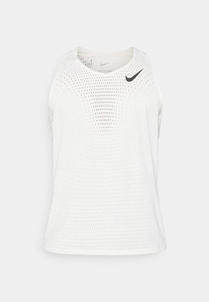 Hvit ermeløs treningstopp laget av pustende mesh-stoff, med rund hals og liten svart Nike-logo på venstre bryst.