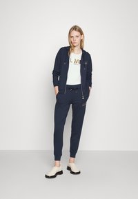EA7 Emporio Armani SET - Gornji dio trenirke - navy/gold