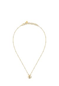 Collana in tono oro con una catena delicata, caratterizzata da un pendente rotondo adornato con cristalli trasparenti e un design dettagliato al centro.